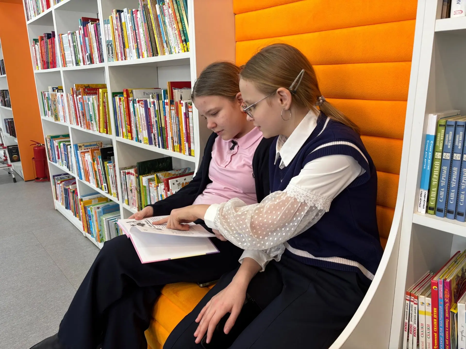 БезОпасный интернет: квиз в библиотеке! 📚💻 Учащиеся 5В класса нашей школы стали участниками захватыв