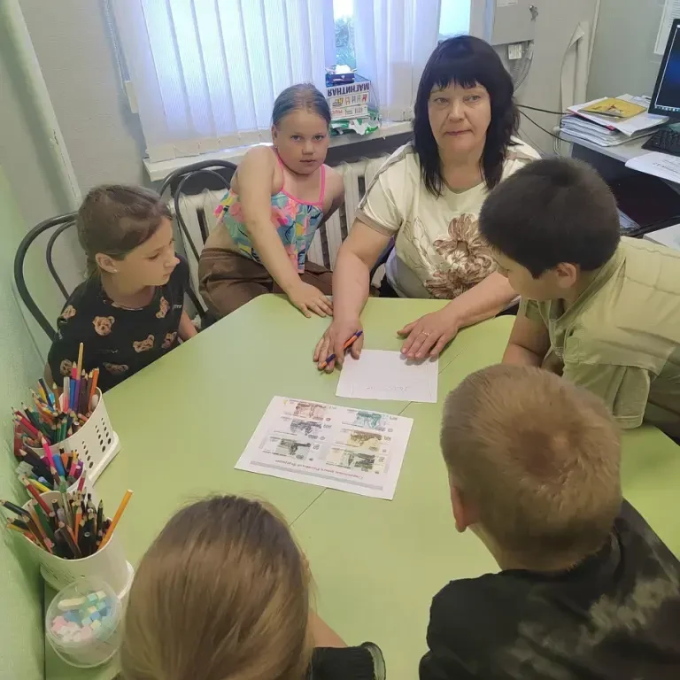 Закончилась очередная смена для детей, находящихся на полустационарном социальном обслу...