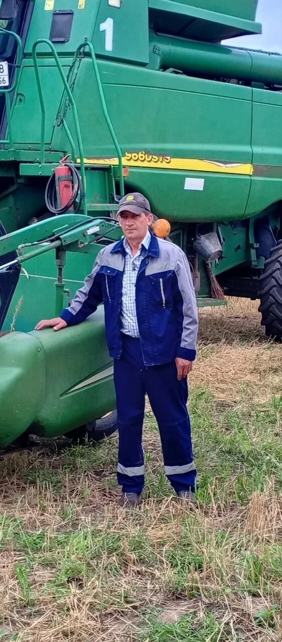 🌾 Десятка лучших комбайнеров Оренбургской области
По состоянию на 4 августа представляем десятку лу
