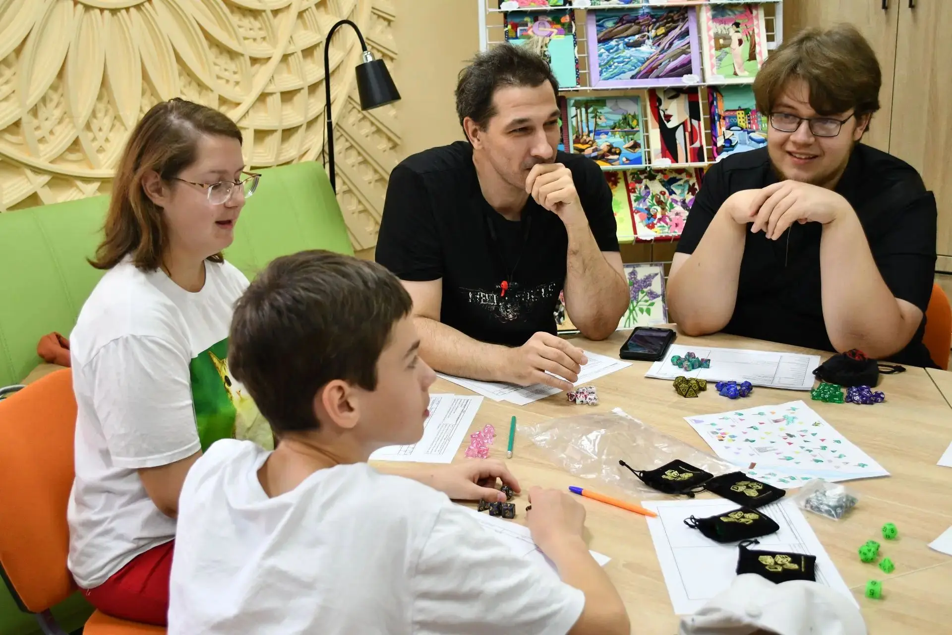 Дорога на великий турнир: эпичное приключение в стенах библиотеки! 🎲🧩✨️🪄📚