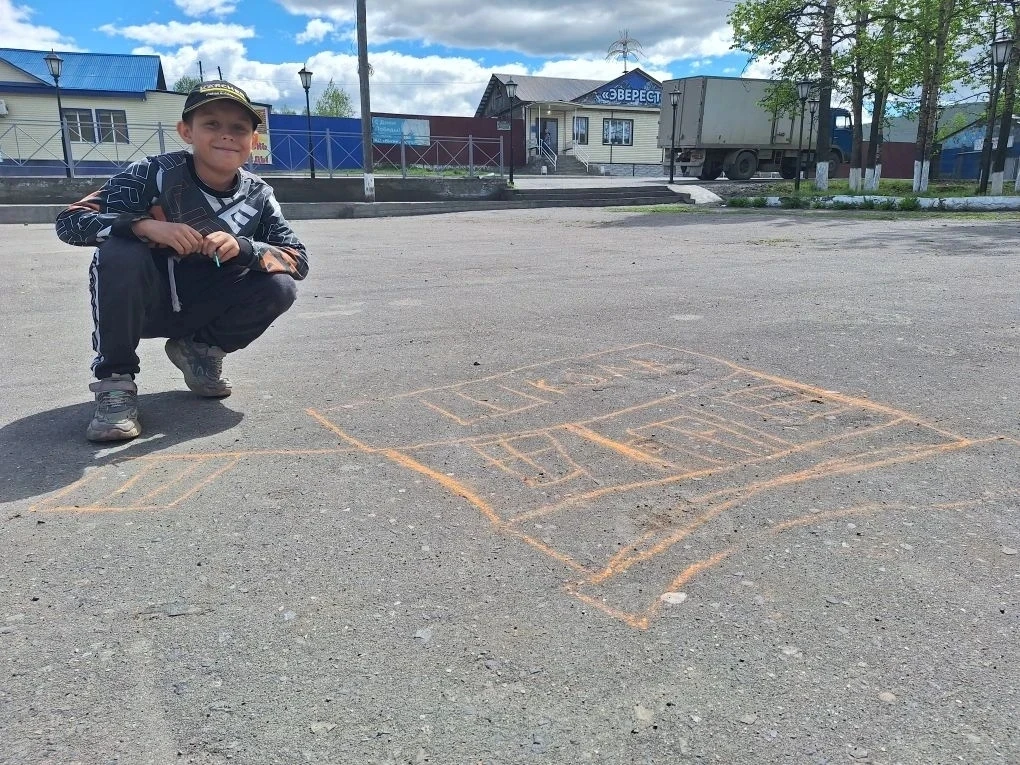 Флаг, спорт и родительский выходной 🇷🇺

12 июня в клубе п. Кропоткин вместе с библиотекой устроили
