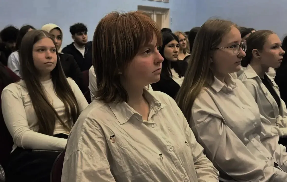 В СГПИ СОСТОЯЛСЯ ПРОСМОТР КОРОТКОМЕТРАЖНОГО ХУДОЖЕСТВЕННОГО ФИЛЬМА «АГИТБРИГАДА «СЕРАЯ ЗОНА»   📢 В С