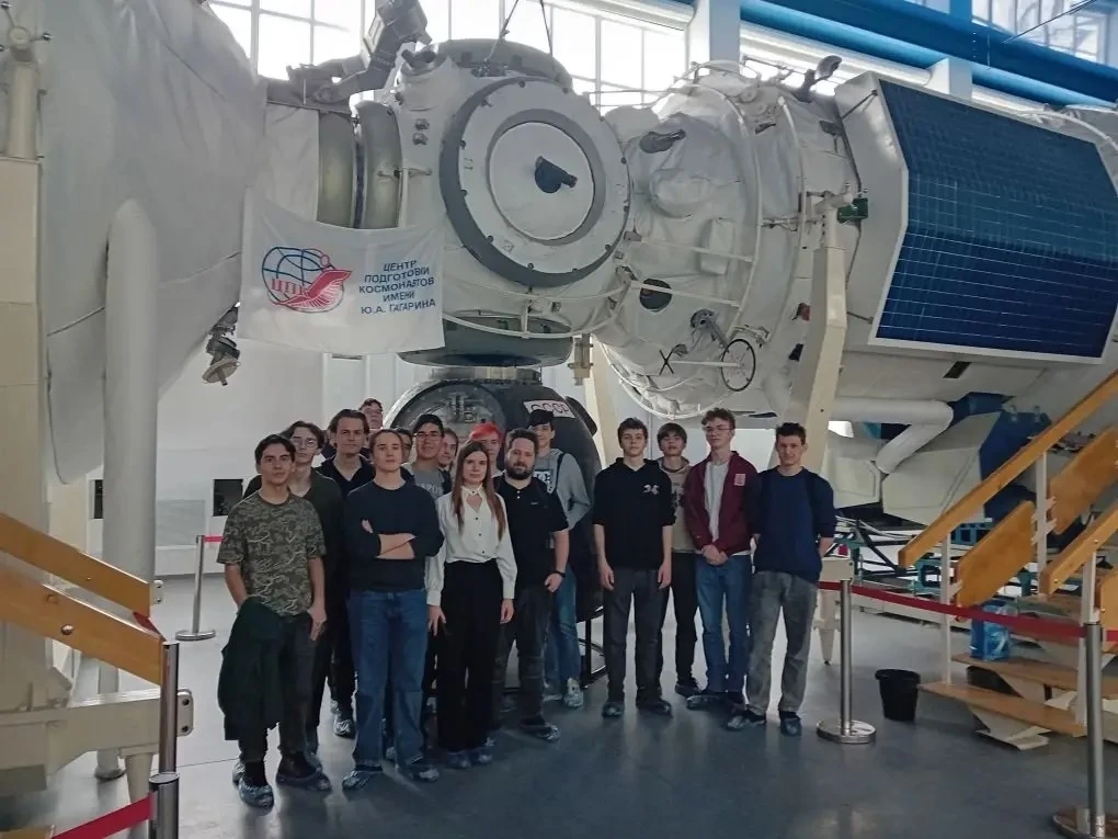 🚀 Большое космическое путешествие  📍 Новаторов, 22А  👩‍🚀 Миновало то время, когда в отряд космонавто