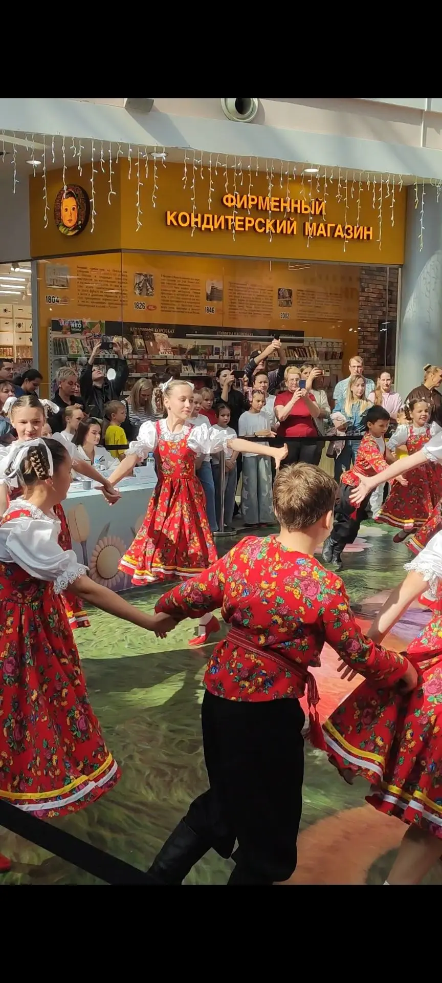 Габова Кира ученица 5 "А" Класса участвовала 03.10.2026г.в танцевальном конкурсе "Парад...