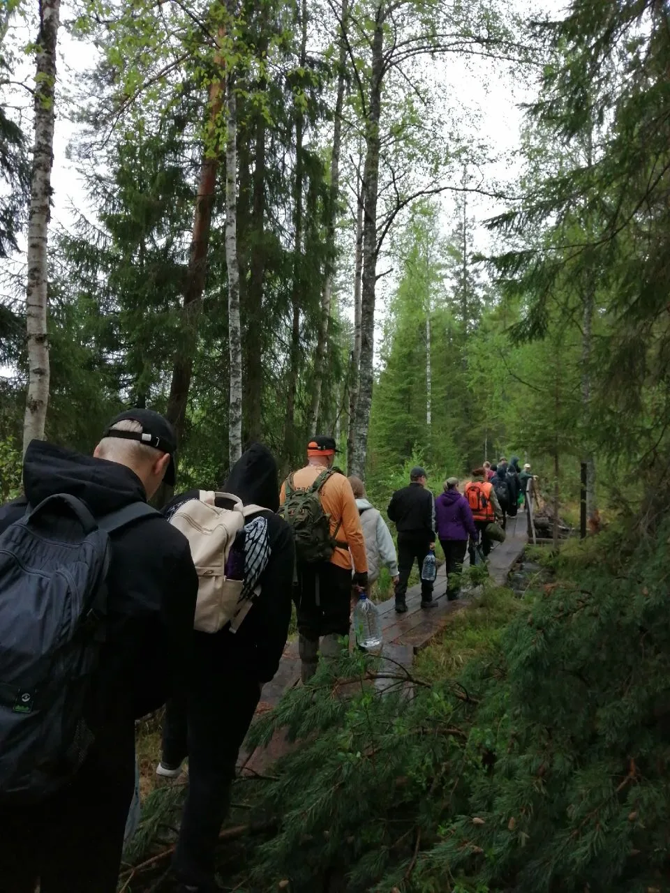 🔆 В 8В классе есть традиция, которая не теряется во времени: поход вместе с родителями...