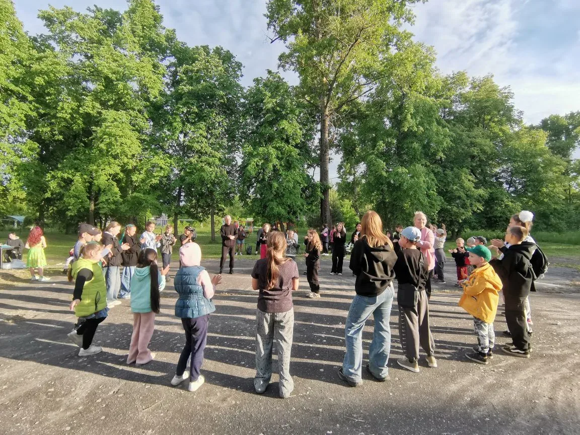 1 июня, в Международный день защиты детей, на площади около Туголесского ДК состоялась ...