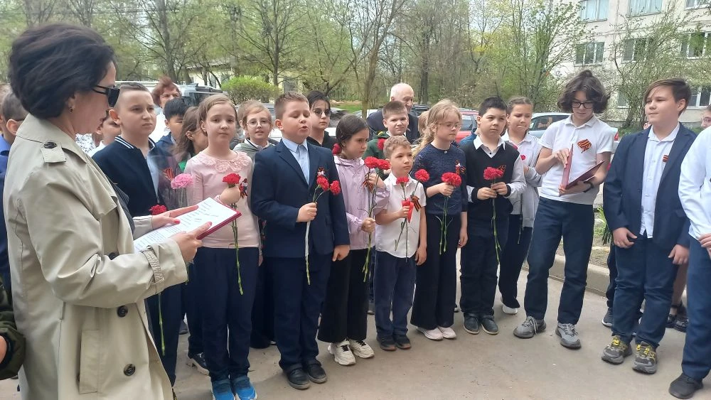 🕊 Память жива, пока мы помним.  5 мая ученики 3 «Г» и 6 «В» классов лицея № 4 почтили память Горлова
