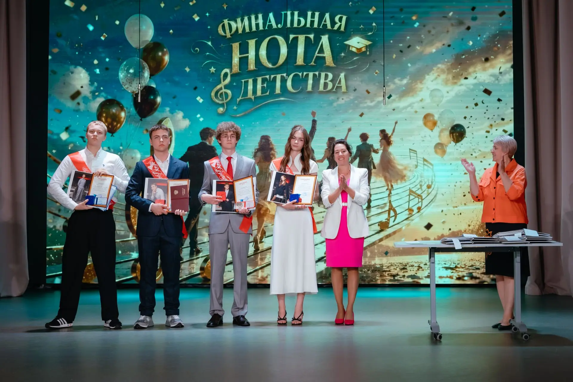 💐🍬ВЫПУСКНОЙ - 2026🍬

📍В МБОУ "СтепановскаяСОШ им. Б. А. Воробьева' торжественно прошли выпускные