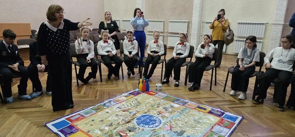 🐱Вчера обучающиеся 3а класса защищали честь гимназии в районной игре "Играем в музей".  Команда "Пет