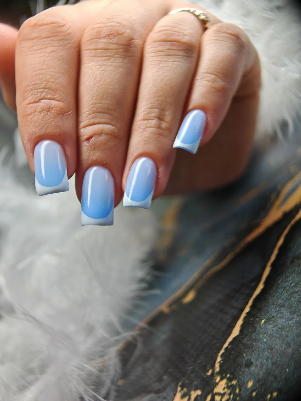 Наращивание на верхние формы 💅
На свадьбу готова ✔️ 🩵