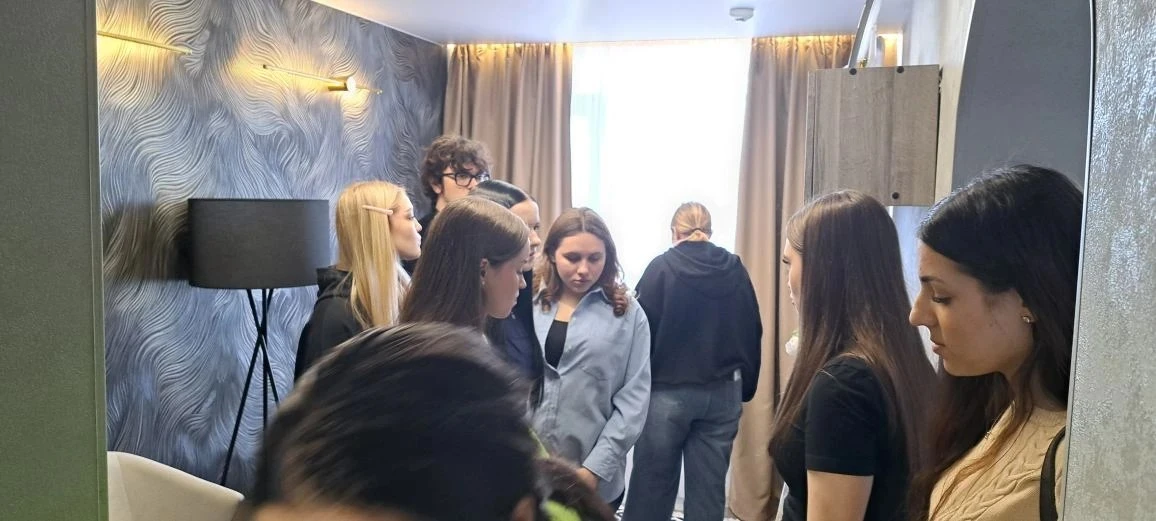 Студенты первого курса колледжа познакомились с индустрией гостеприимства в гостинице «Ока» В рамках
