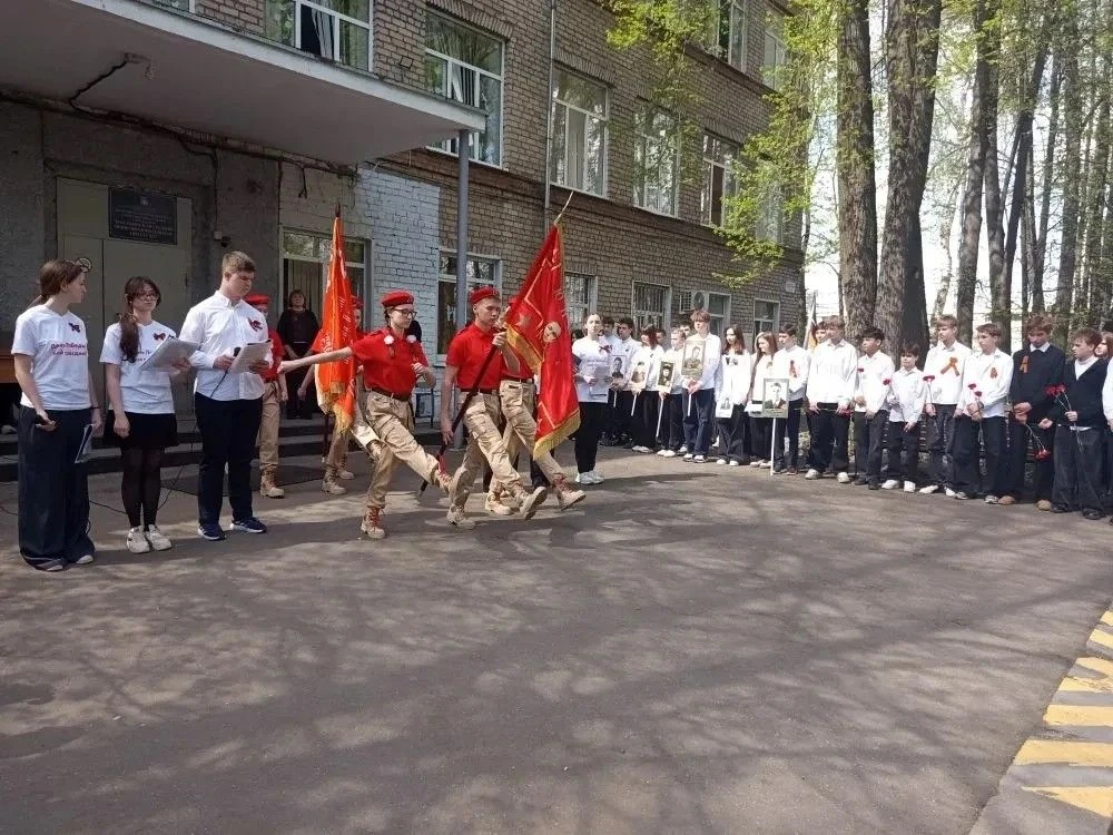 «Бессмертный полк»: память, которую мы несём в сердце Сегодня в нашей школе состоялась акция «Бессме