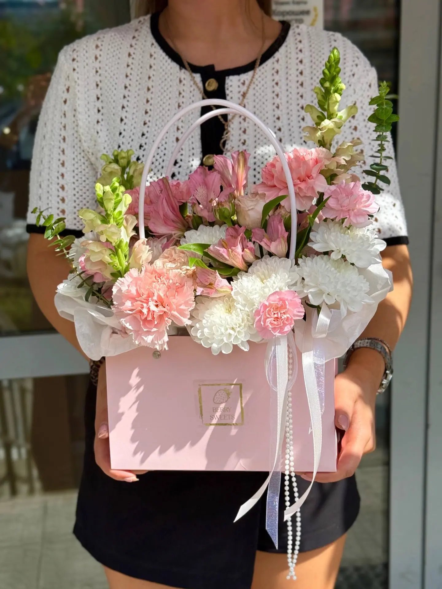 У нас большой выбор букетов и композиций — на любой вкус и повод 🌸