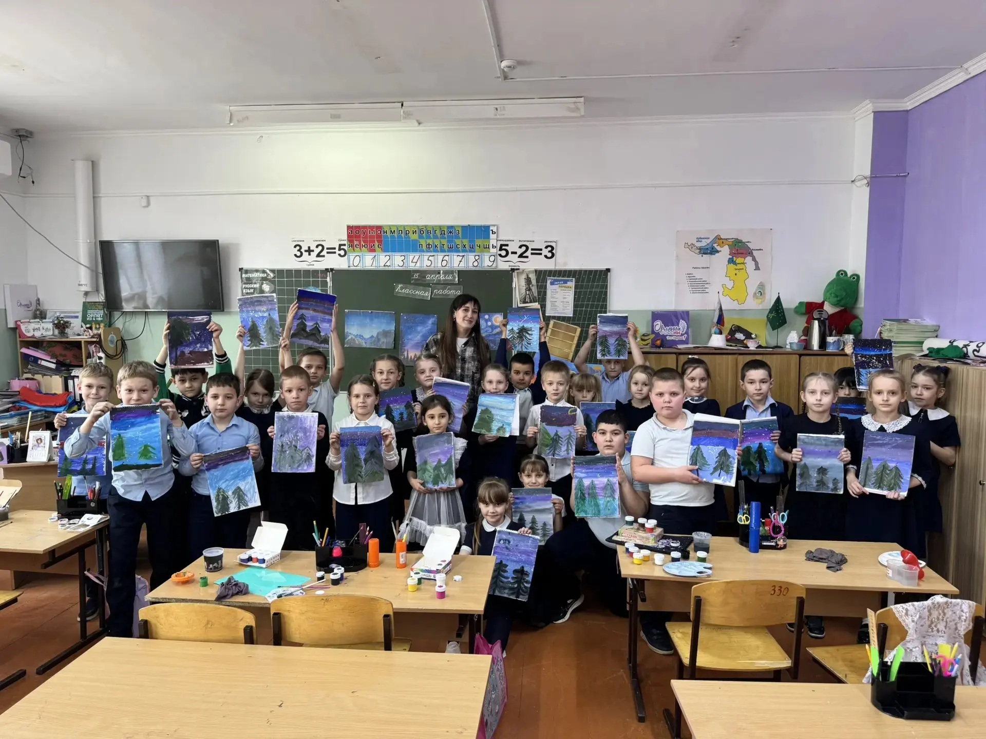15 апреля в 1 «А» классе Гимназии √1 прошло настоящее волшебство. Преподаватели художес...