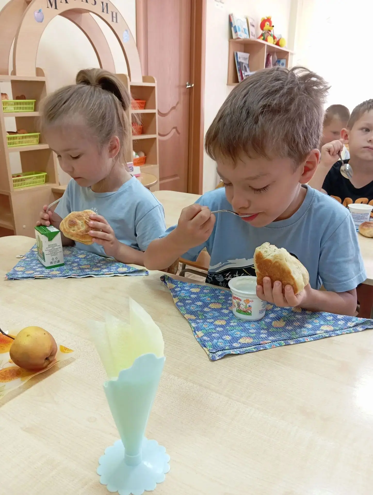 Кисломолочный продукт очень важен! 
Это вам каждый воспитанник скажет. 
А уж когда нам дают Наринэ-
