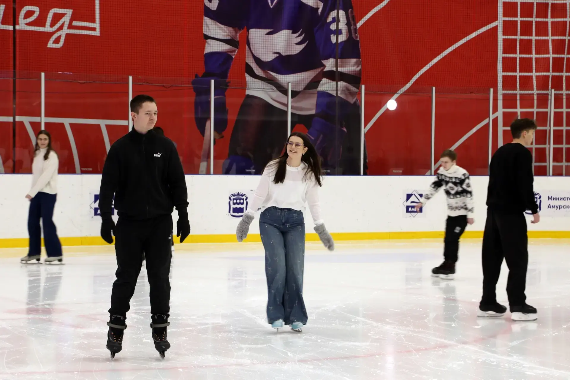 ⛸️ Если в мае лед, то только «Гагарин лед»!  Расписание свободного катания на праздничные выходные❄️