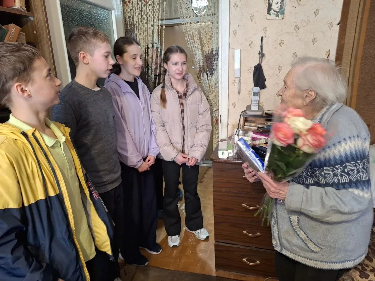 Благодарим всех участников акции «Цветы ветеранам»!  🌺 В преддверии Дня Победы мы вместе с вами пода