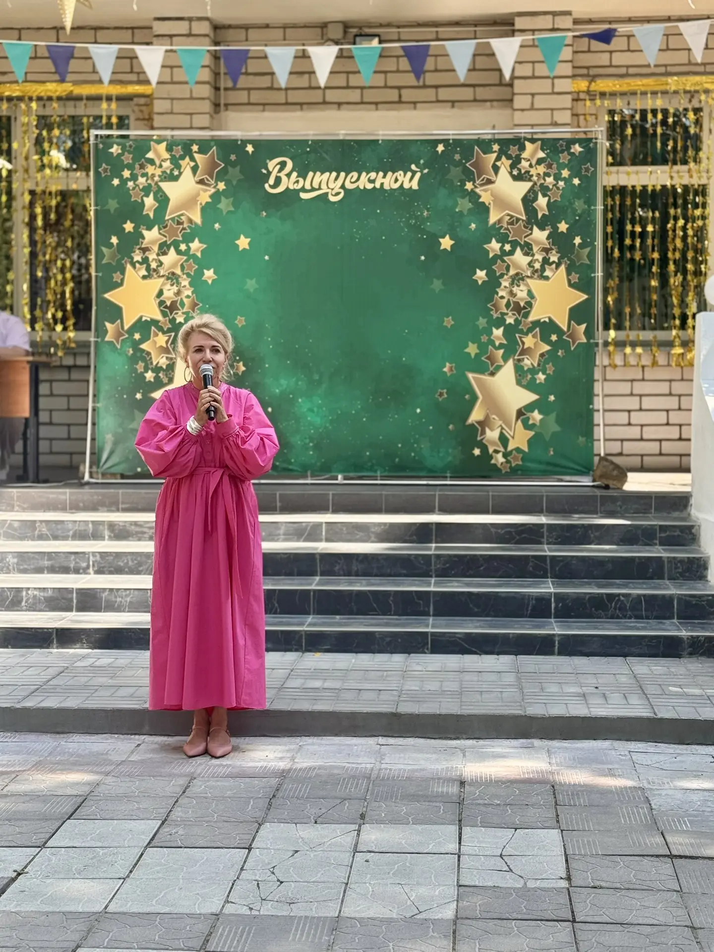 ☀️Наш руководитель в центре праздничных событий ☀️

3 июля директор Покровского филиала МПГУ Бойченк