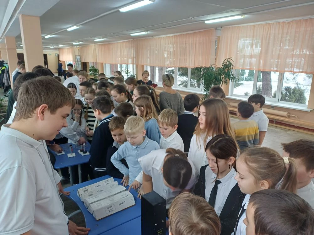 🇷🇺 8 февраля - день Российской науки! В этот замечательный день наши 10-классники провели для ученик