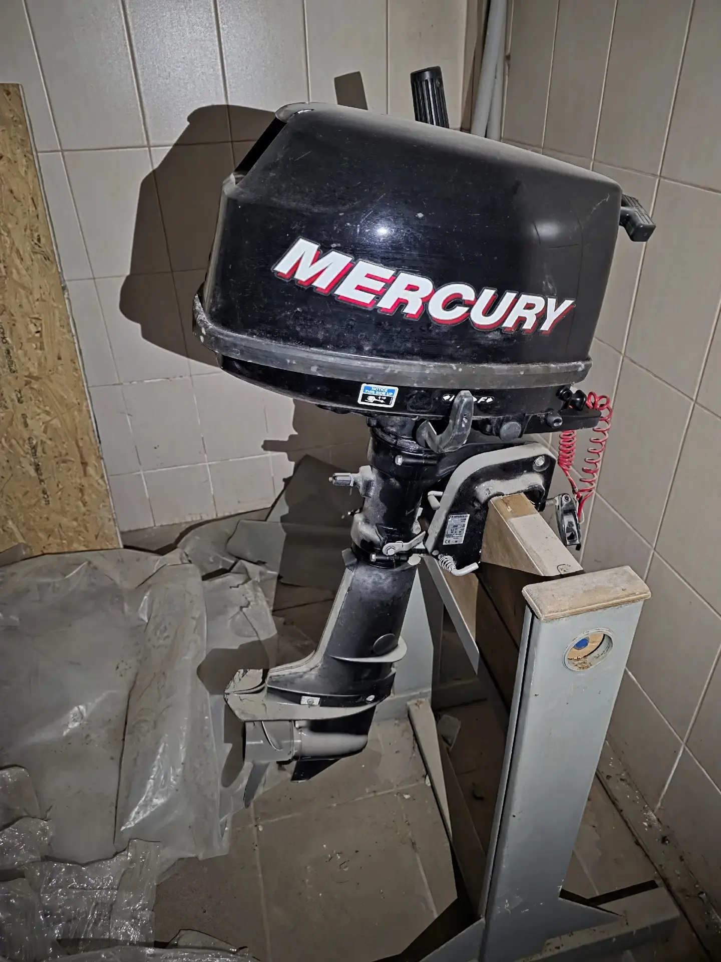 Продам лодочный мотор Mersury 6.