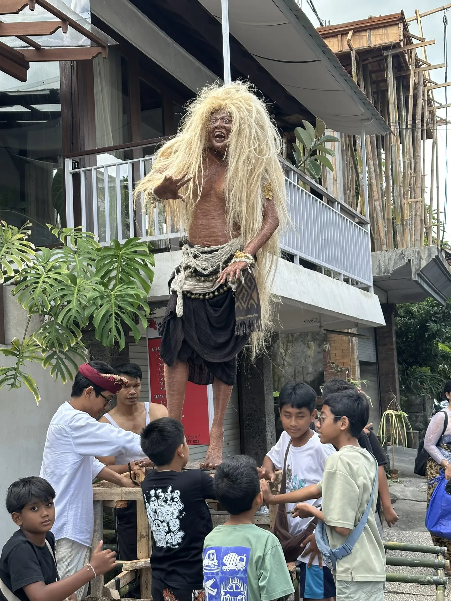 Сегодня на Бали — День тишины (Nyepi) 🤍  Сразу скажу: все посты, которые сегодня будут — я написала 