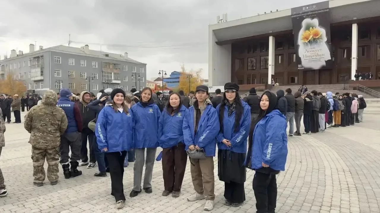 🧹 Сотрудники Саха(Якутия)стата на общегородском субботнике в Якутске
