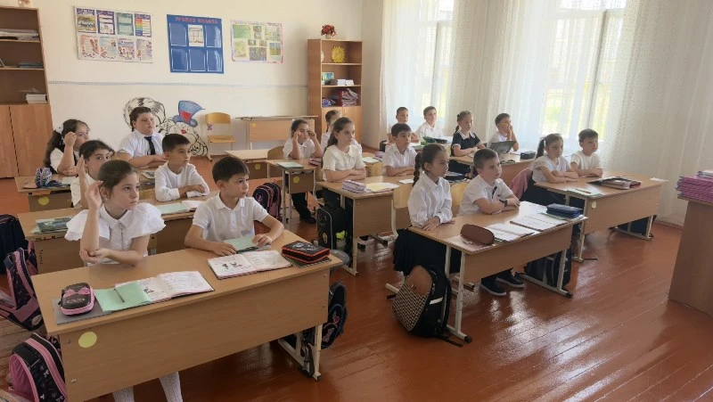 🚦В Адыгейске школьники повторяют правила безопасного участия в дорожном движении.