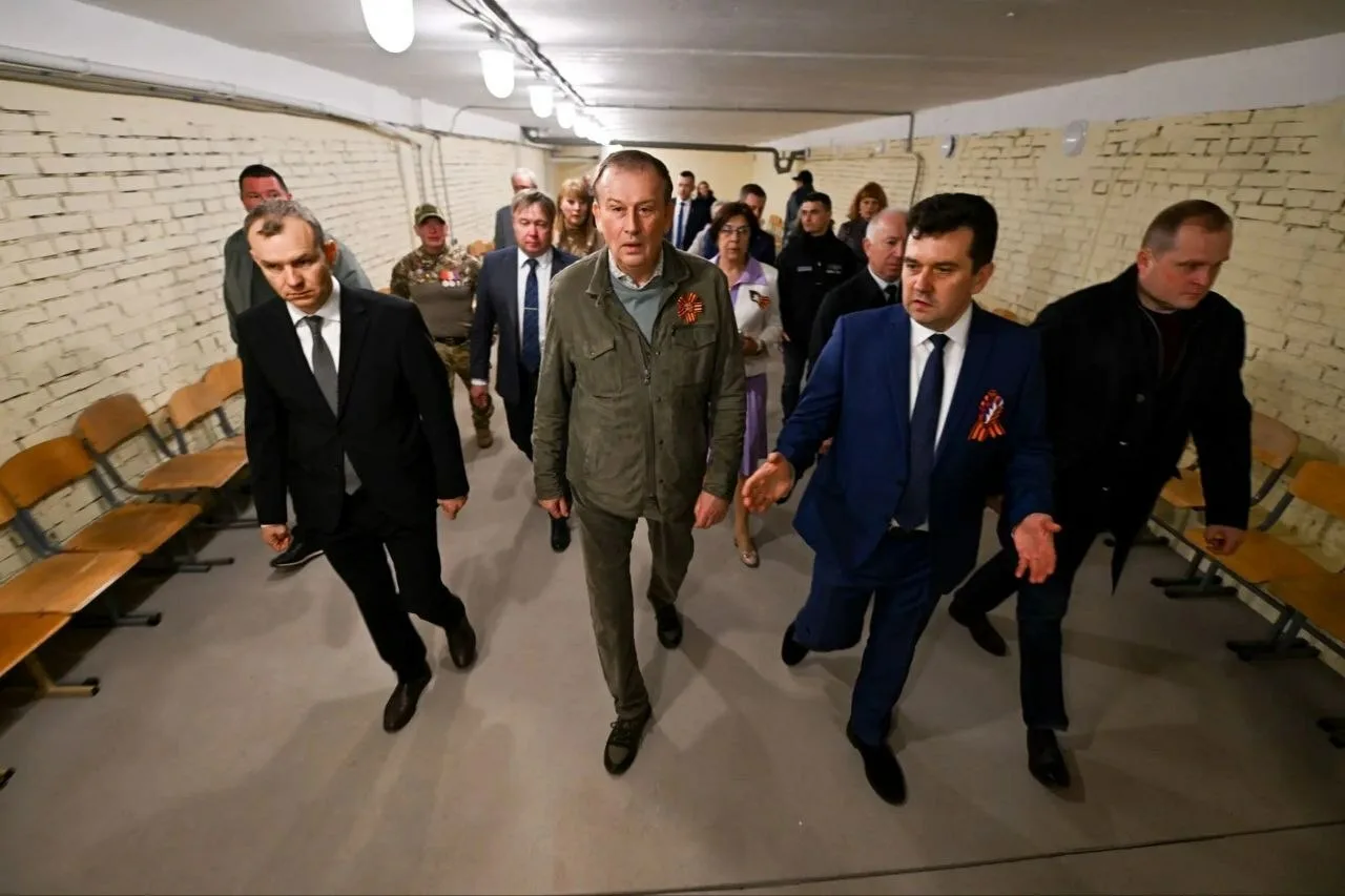 Александр Дрозденко проверил укрытие в Кировске  Глава Ленобласти осмотрел обустроенное укрытие в шк