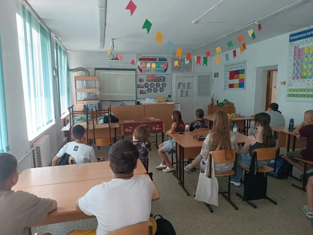 🔥 Сегодняшний день в нашем школьном лагере был по-настоящему героическим!
Наш отряд «Юнармейцы» отп