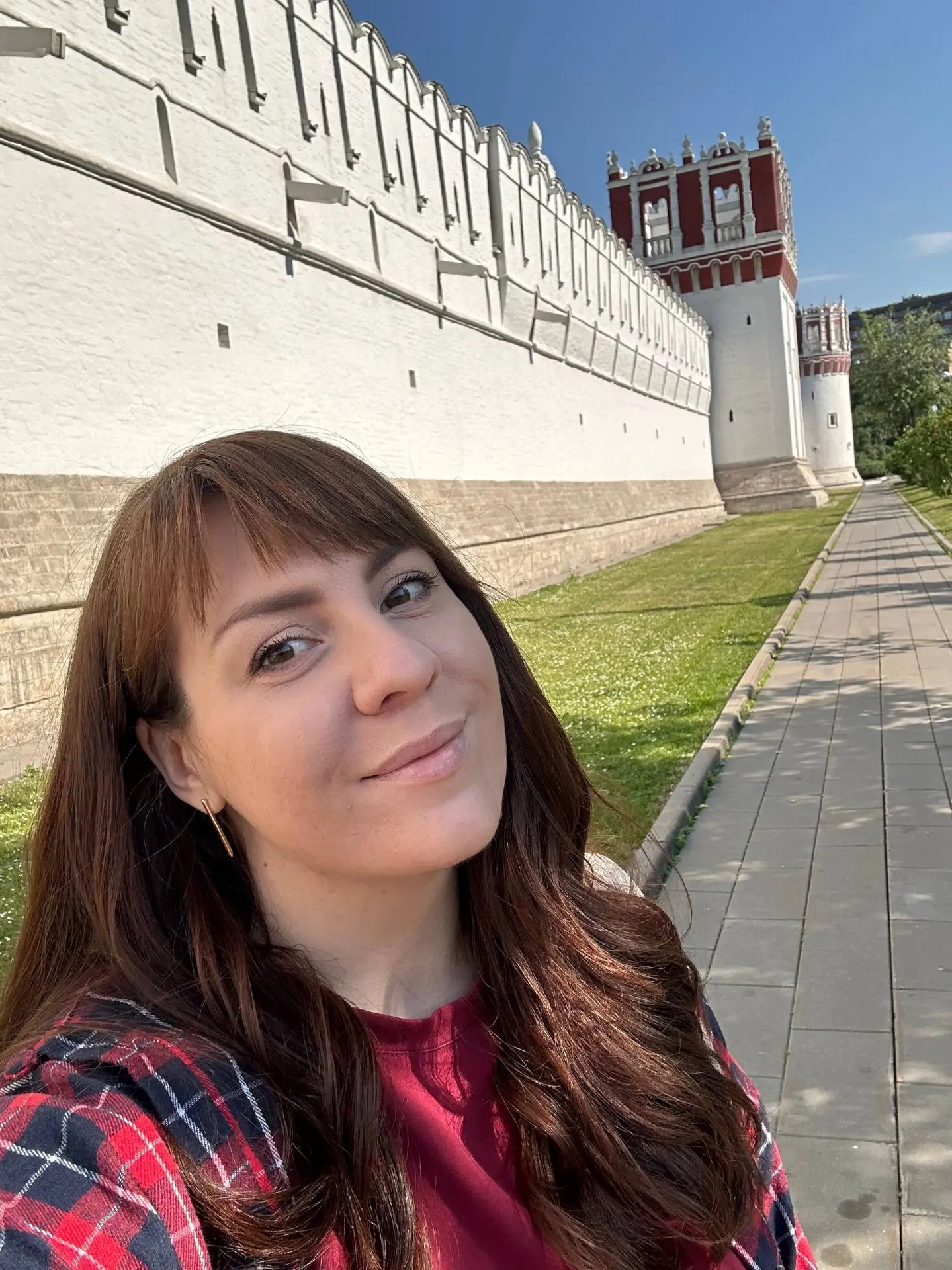 Наверное, именно поэтому нельзя откладывать жизнь на потом

Я сейчас в Москве. В этот раз я приехала