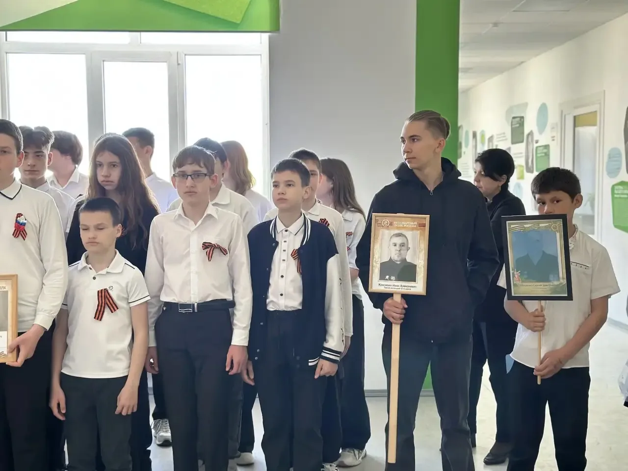 "Бессмертный полк" МБОУ СОШ №3: Помним, гордимся, чтим!  Сегодня, в стенах нашей любимой МБОУ СОШ №3