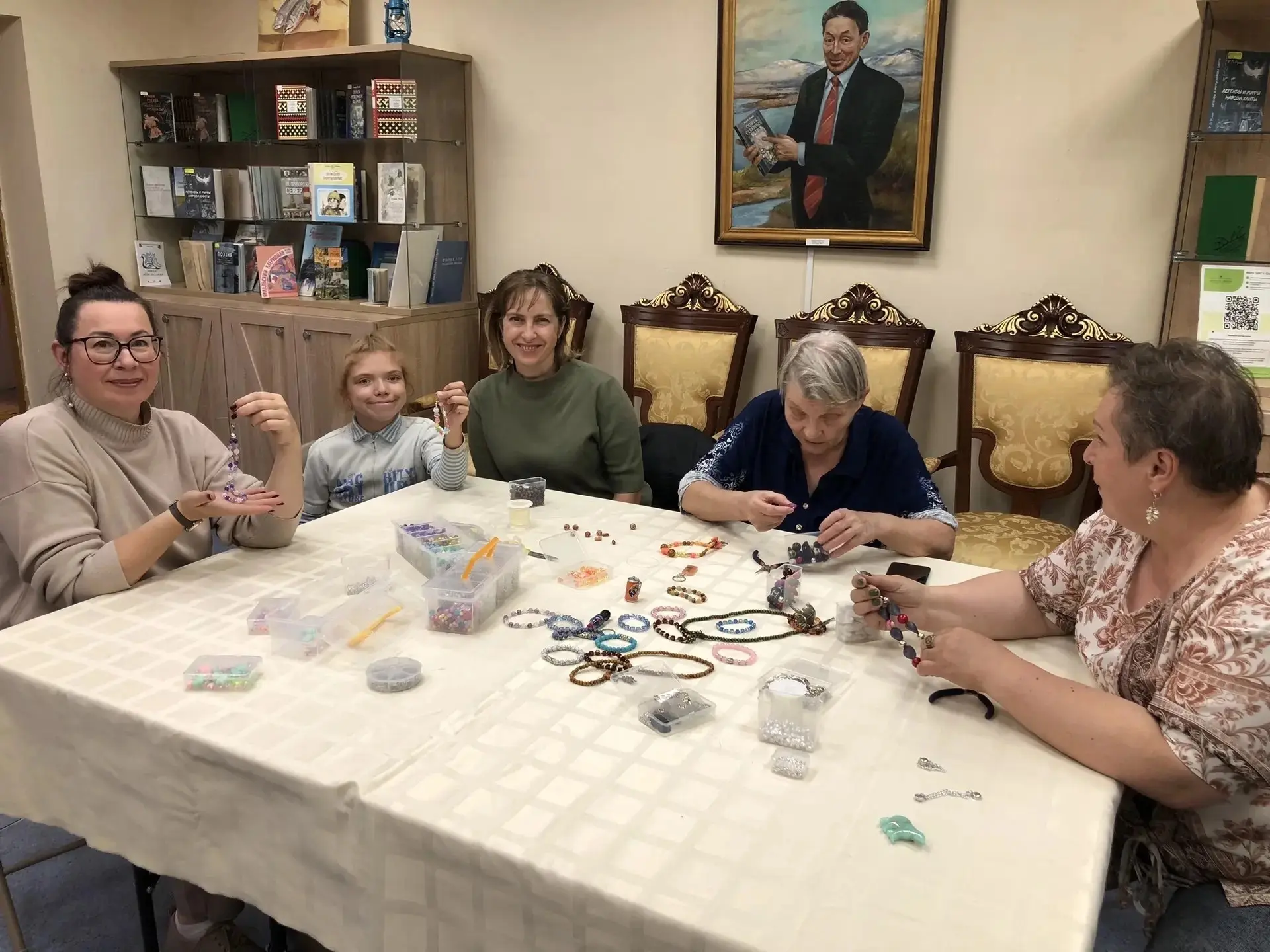✨ «Магия творчества»: в Центральной библиотеке имени Р.П. Ругина прошёл мастер-класс дл...