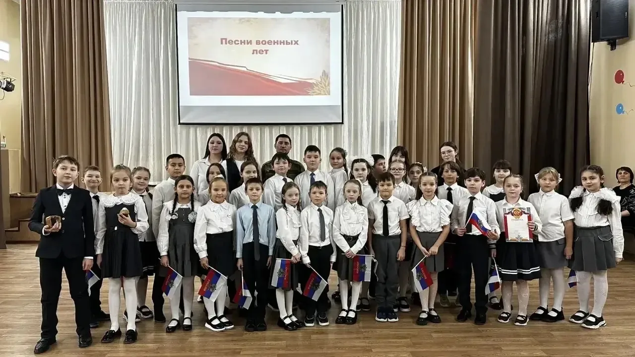 «Битва хоров»! 🎶🔥  Недавно у наших третьих классов было громко и очень красиво! 🤭Ребята сошлись в тв