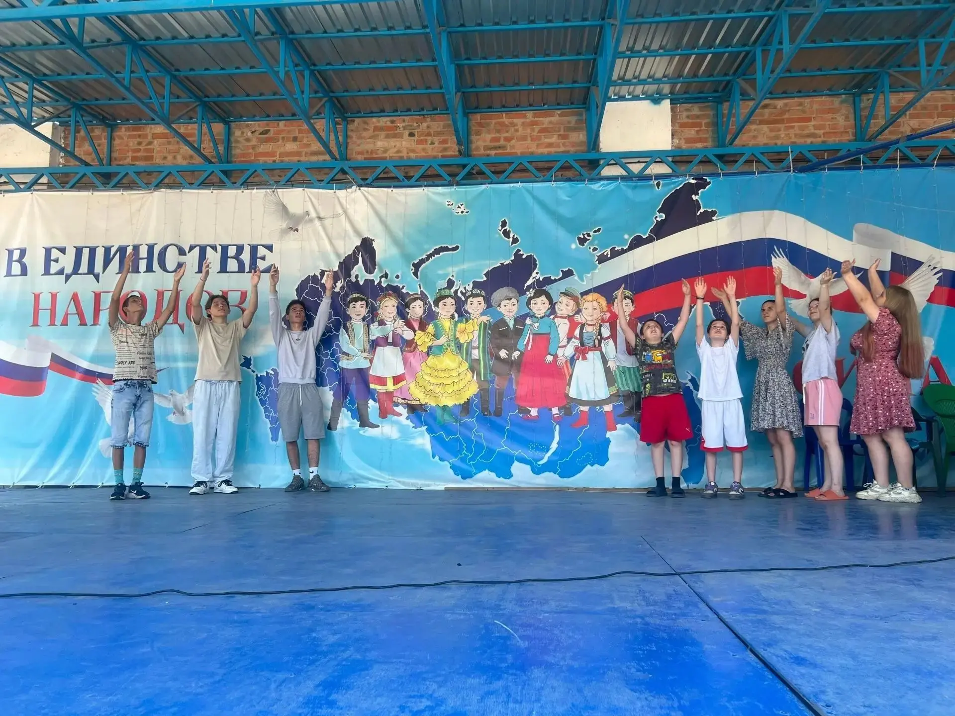 Воспитанники,отдыхающие в ДОЦ «Орлёнок» Неклиновского района, стали активными участника...