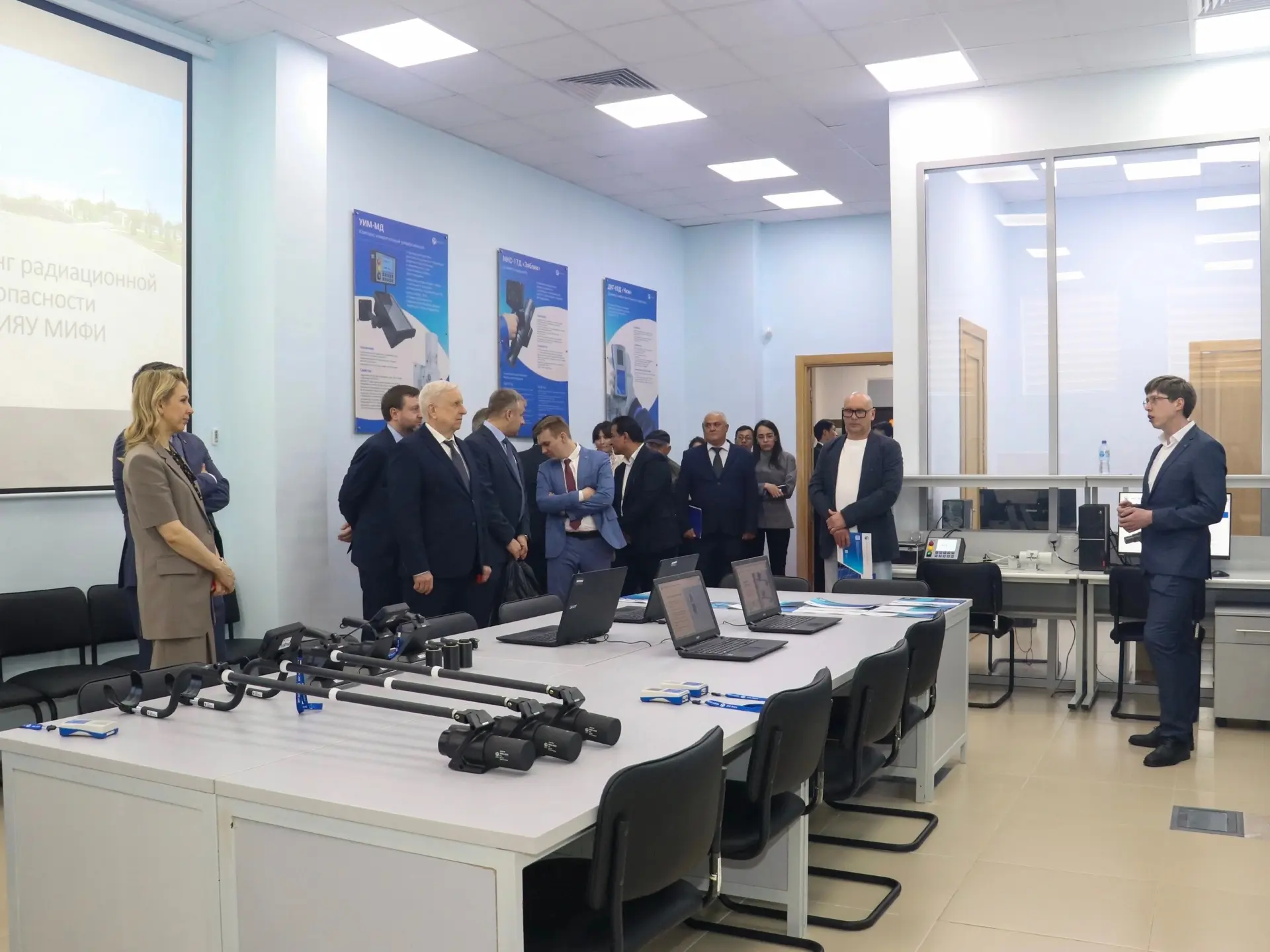 НПП «Доза» приняло участие в оснащении лаборатории в ташкентском филиале НИЯУ МИФИ 

В ташкентском ф