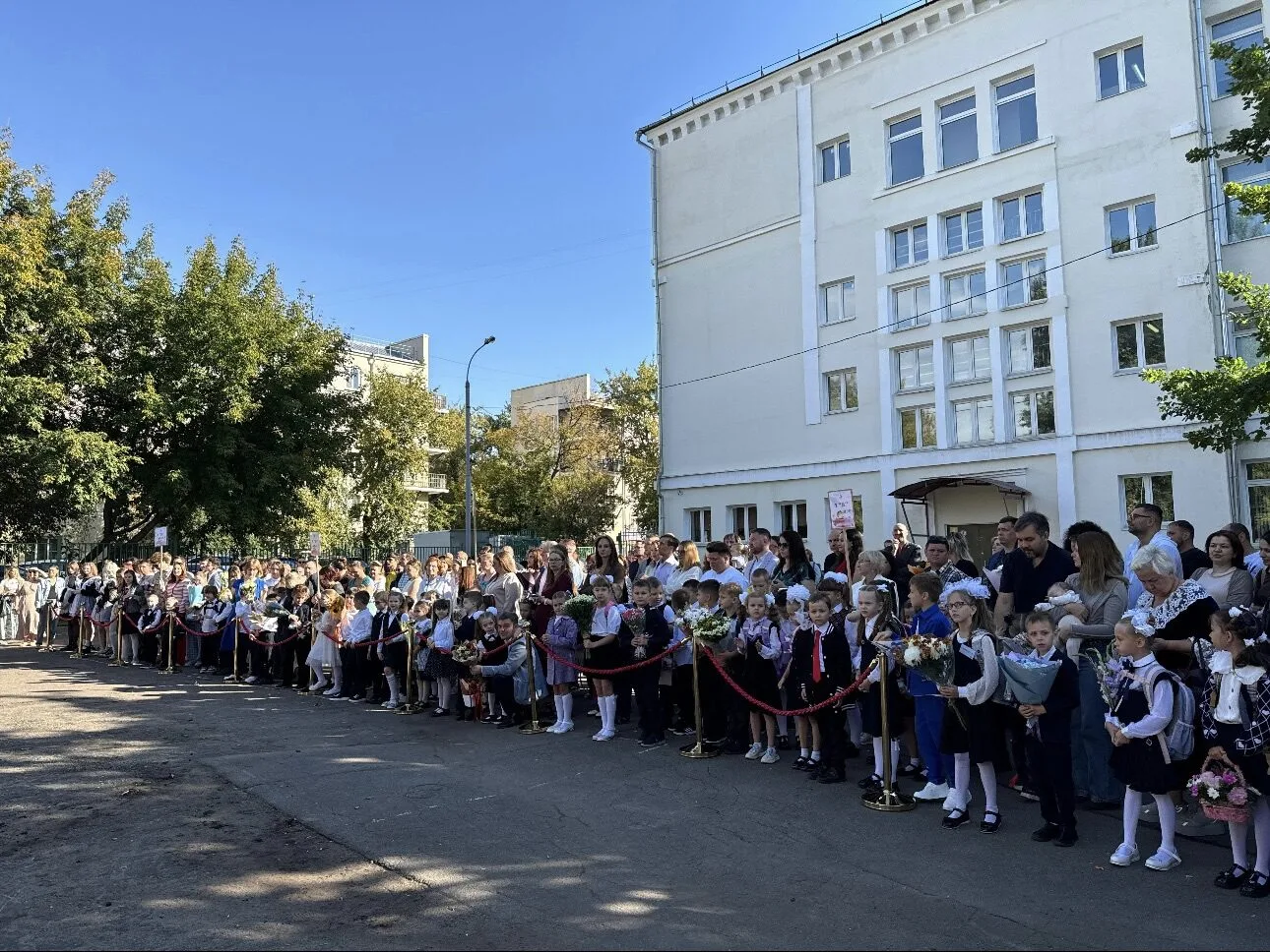 Сердце, отданное детям! ❤️

Дорогие друзья! Уже завтра мы открываем новую рубрику «Учителя первых кл