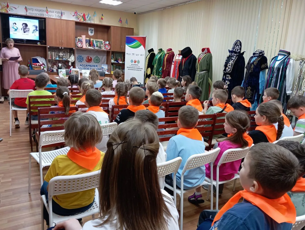 ЦЕНТР НАЦИОНАЛЬНЫЪХ КУЛЬТУР
АССАМБЛЕЯ НАРОДОВ РОССИИ МО

Сегодня день совсем не прост, 
О Пушкине зд