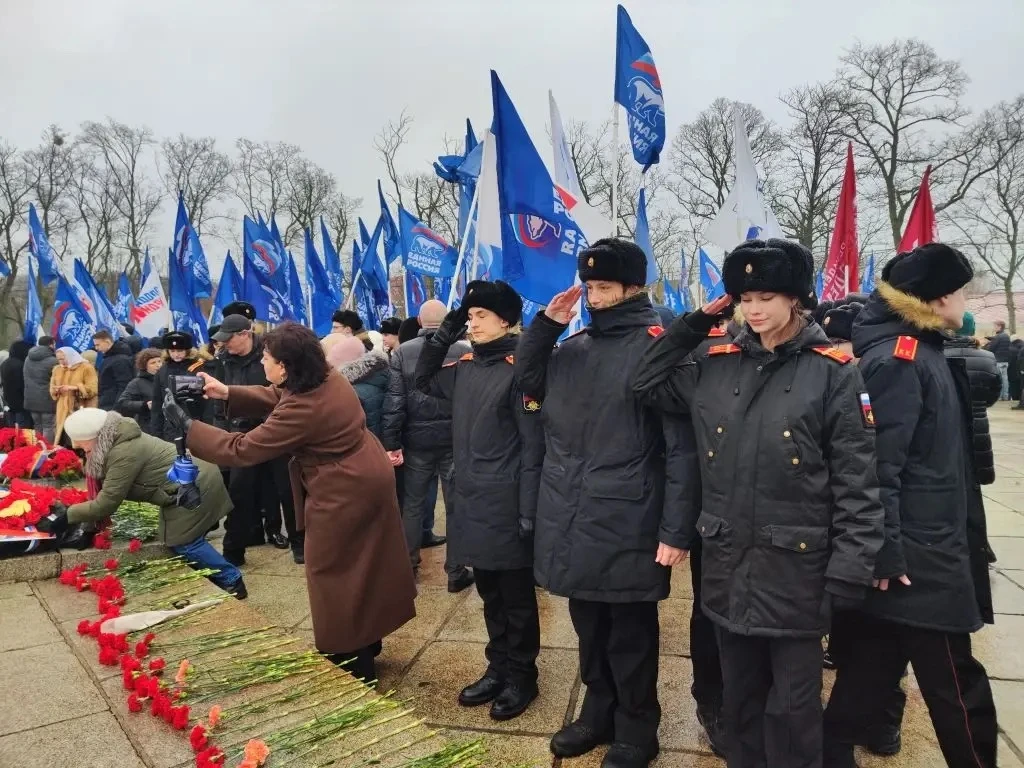 🌟 День защитника Отечества: Память и уважение 🌟  23 февраля наш 10к класс принял участие в торжестве