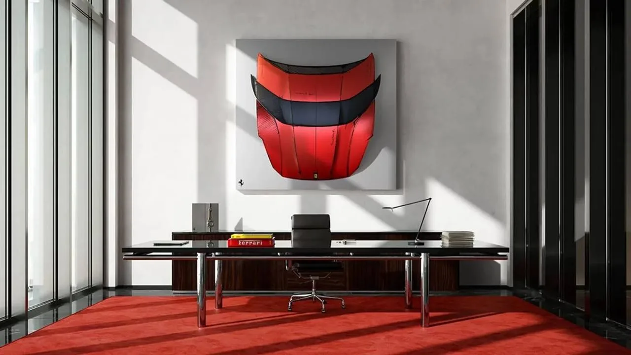 Ferrari начала продавать капоты от своих суперкаров как картины — кусок 12Cilindri тепе...