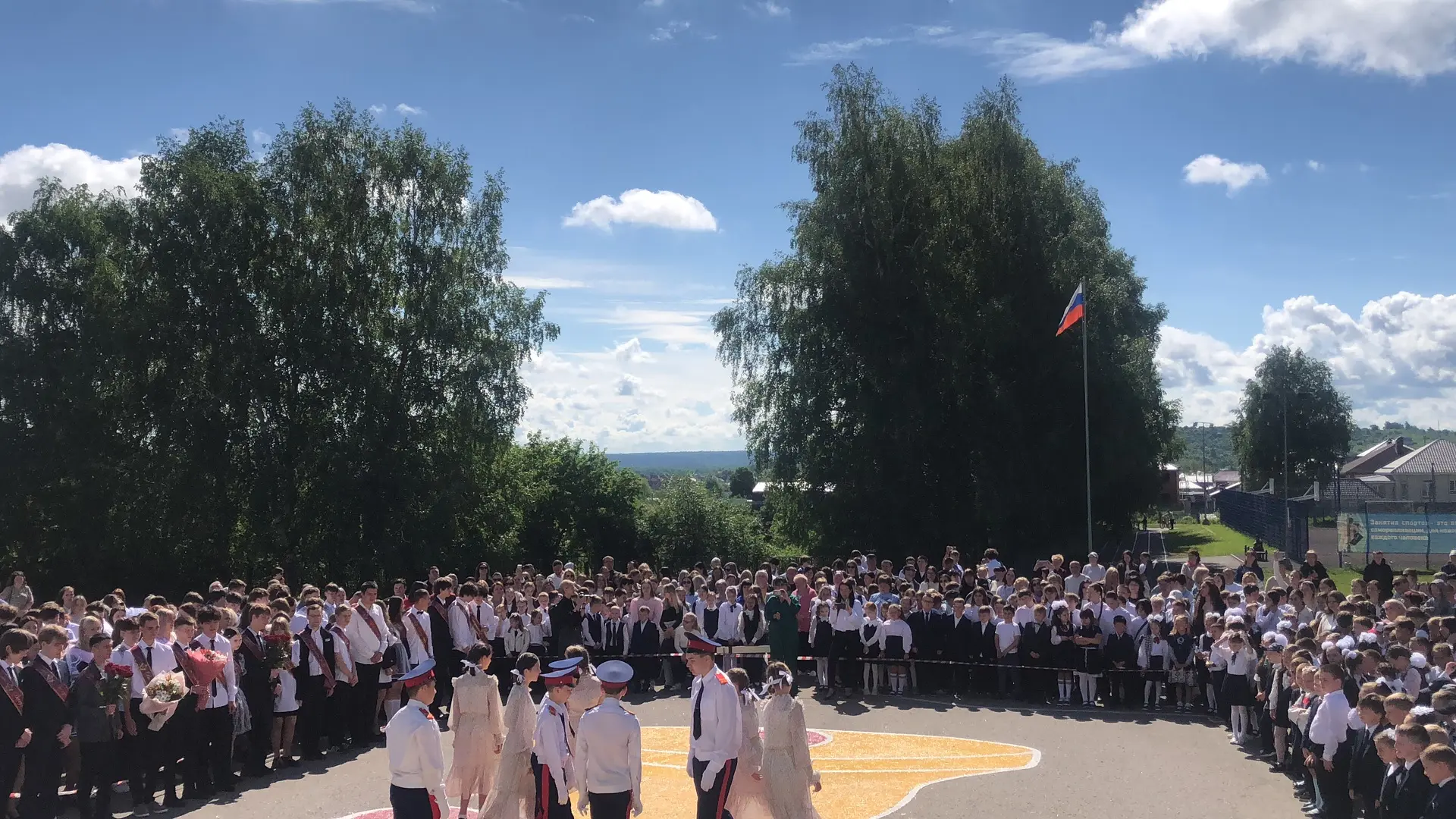 Школа с. Засечное: Последний звонок-2026/Белый Вальс Кадетский казачий 6 « в» класс (классный руково