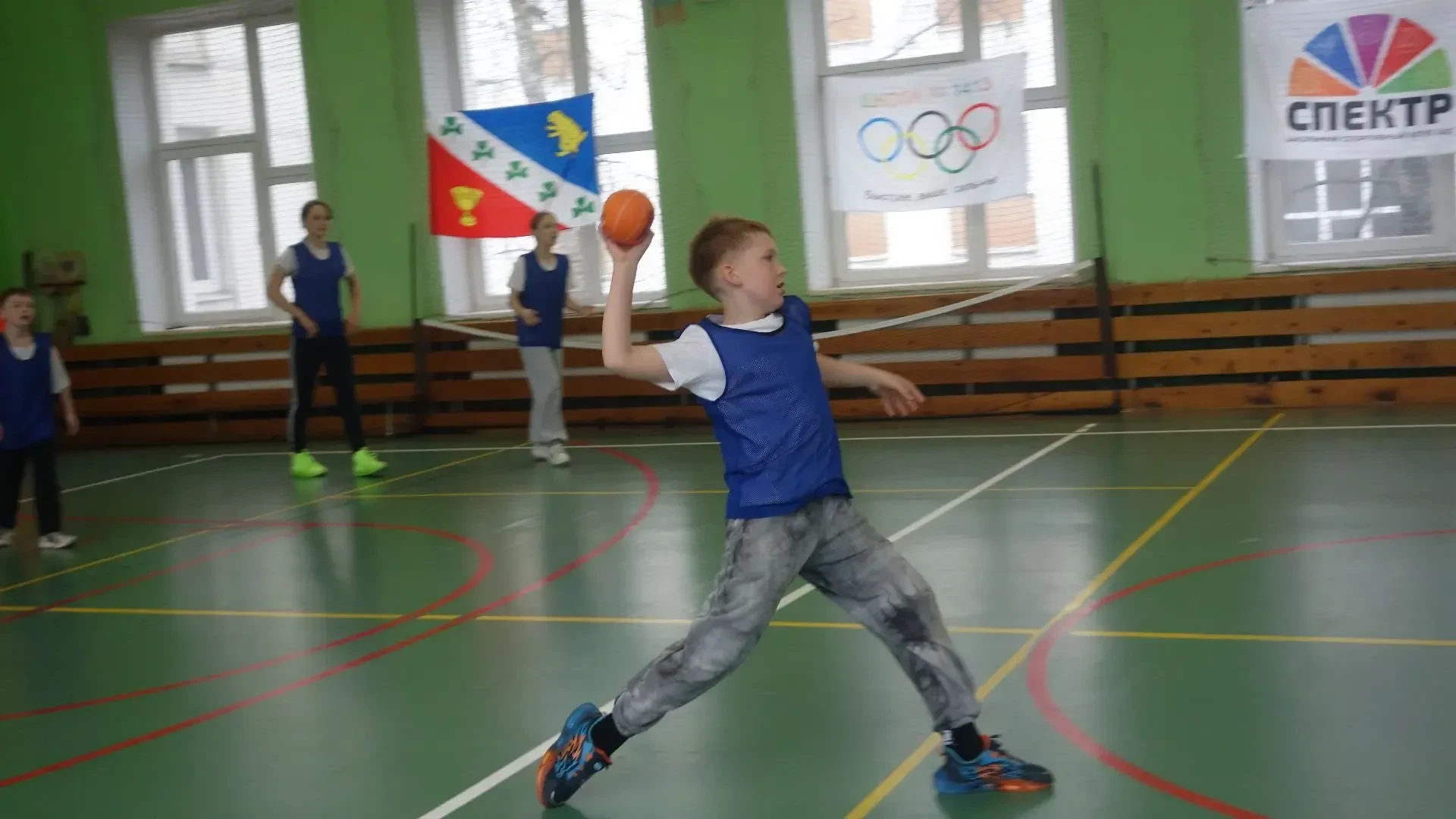 🏆 Школьный турнир: азарт, мяч и отличное настроение! 🏆  На спортивных площадках школы не затихают жа