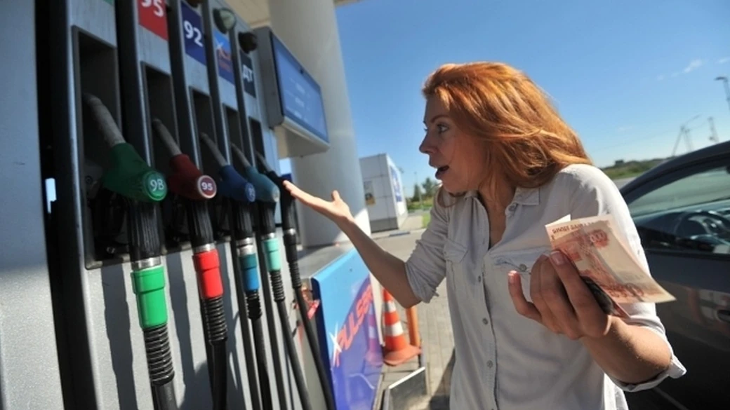 ⚡"Башнефть" в 15-й раз с начала года повысила цены на топливо

➖АИ-92-61,95 рубля 👉 62,05 рубля
➖АИ