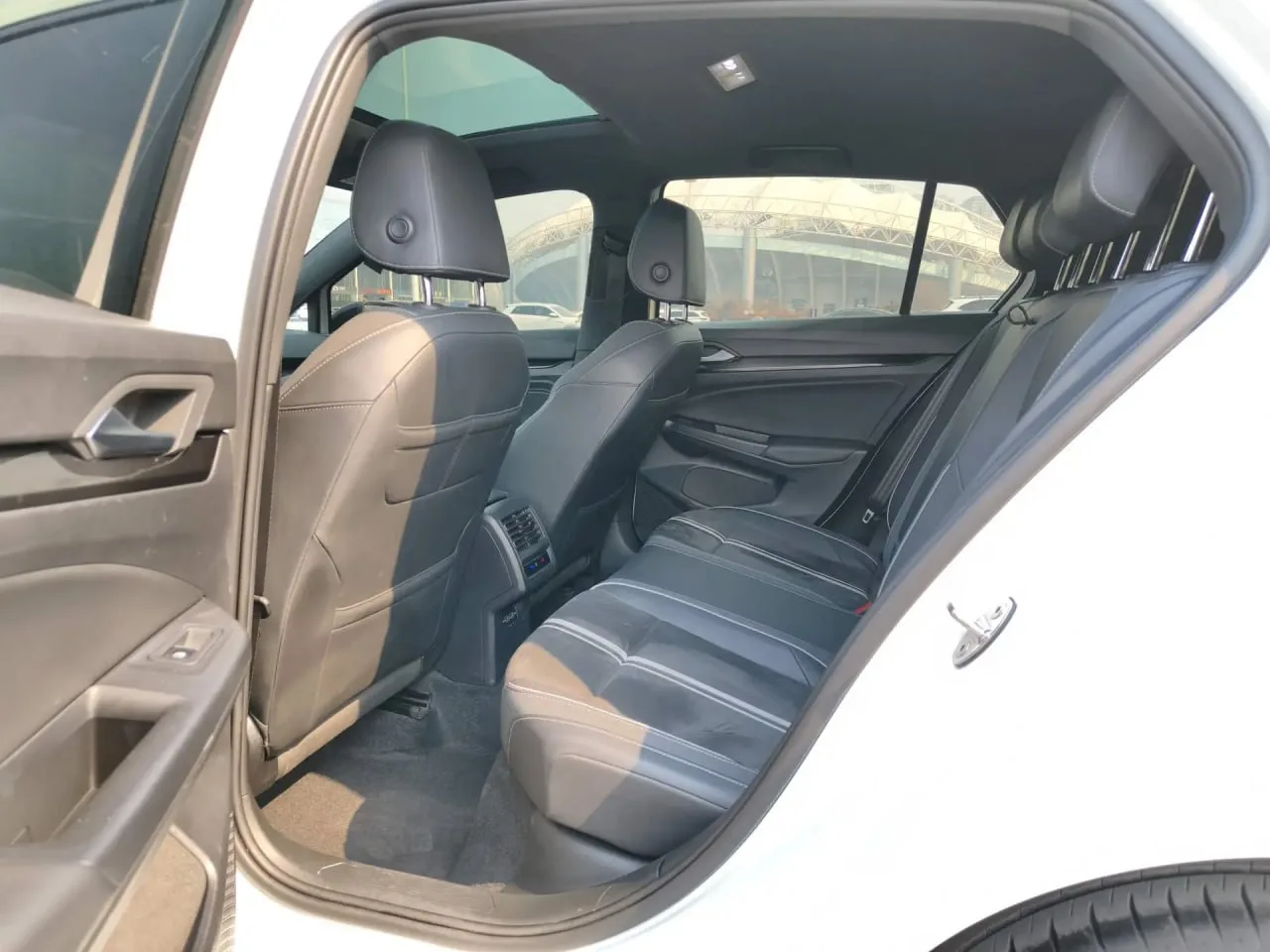 В ПРОДАЖЕ:👇 Volkswagen Golf 280TSI DSG R-Line 2022/04  • направление: Китай • год выпуска - 2022/04 