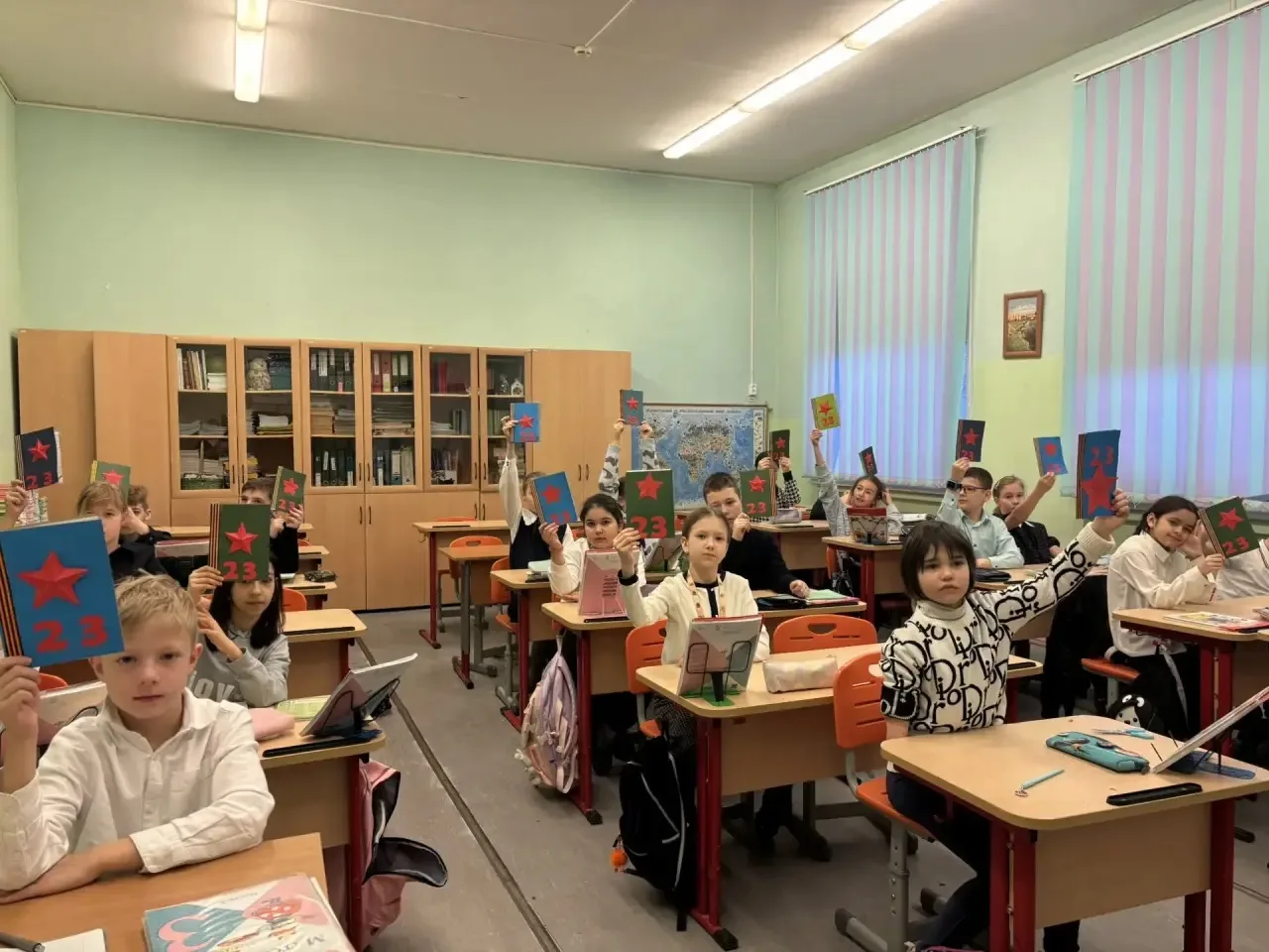 ✍️ ПИСЬМО СОЛДАТУ: СЛОВА, КОТОРЫЕ ГРЕЮТ  🇷🇺 В преддверии Дня защитника Отечества наша школа приняла 