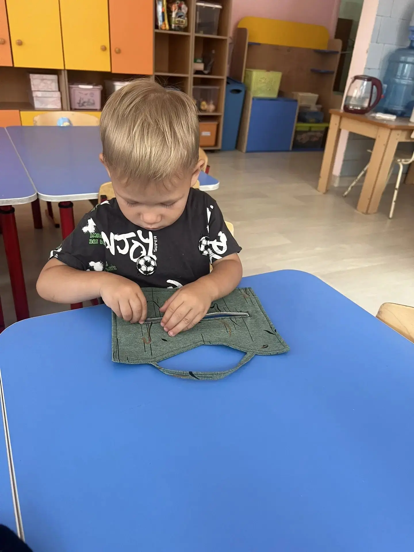 Для детей 2–3 лет сенсорика очень важна: 🌟
