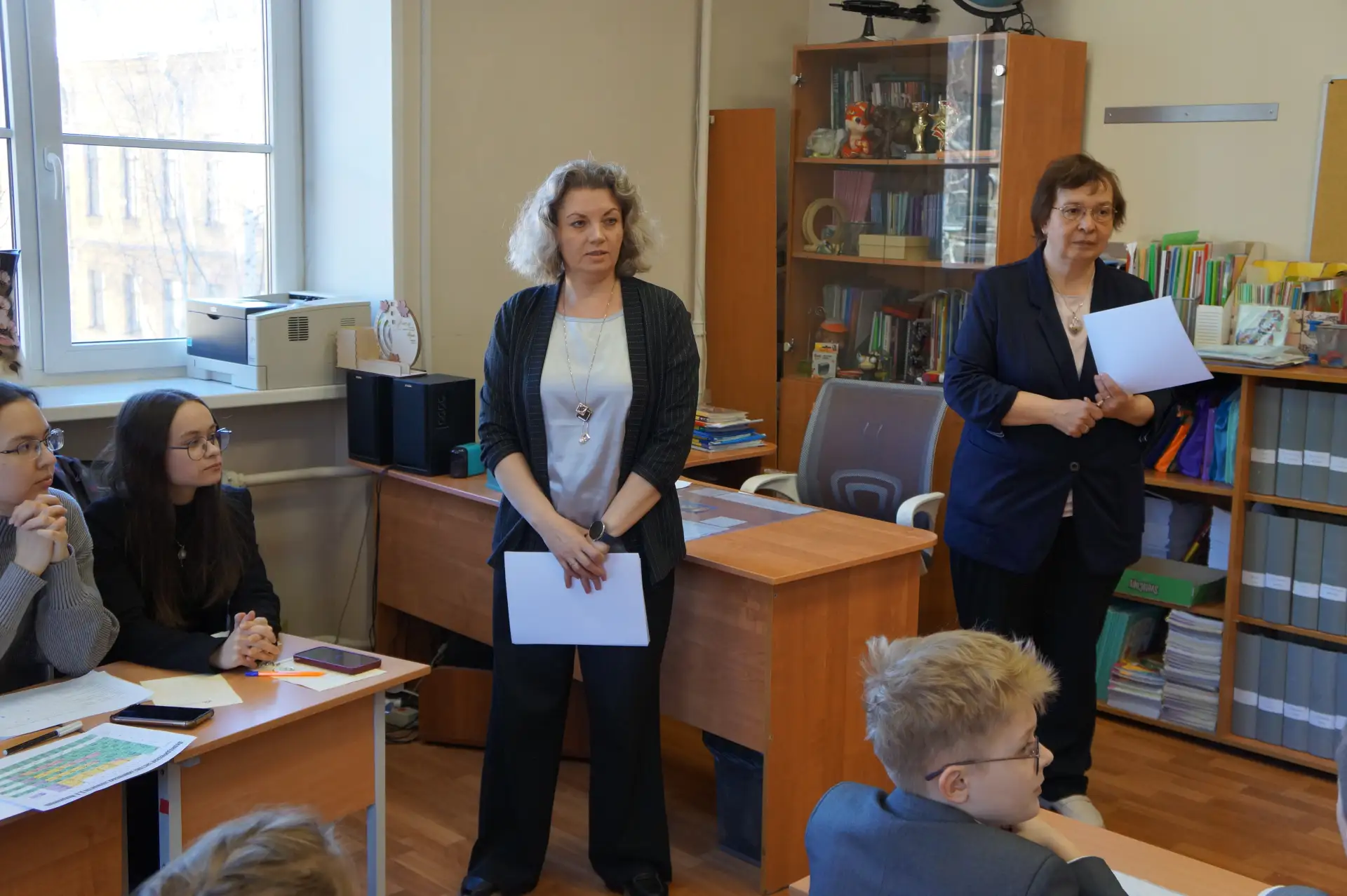 Будущее науки рождается здесь: итоги конференции «Первые шаги в науку»! 🧬🧪🌟  10 апреля в нашей гимна