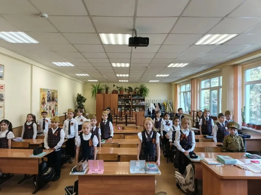 🙏Минута молчания: помним, гордимся, скорбим.  Сегодня, в преддверии 9 Мая, в нашей школе прошла Всер