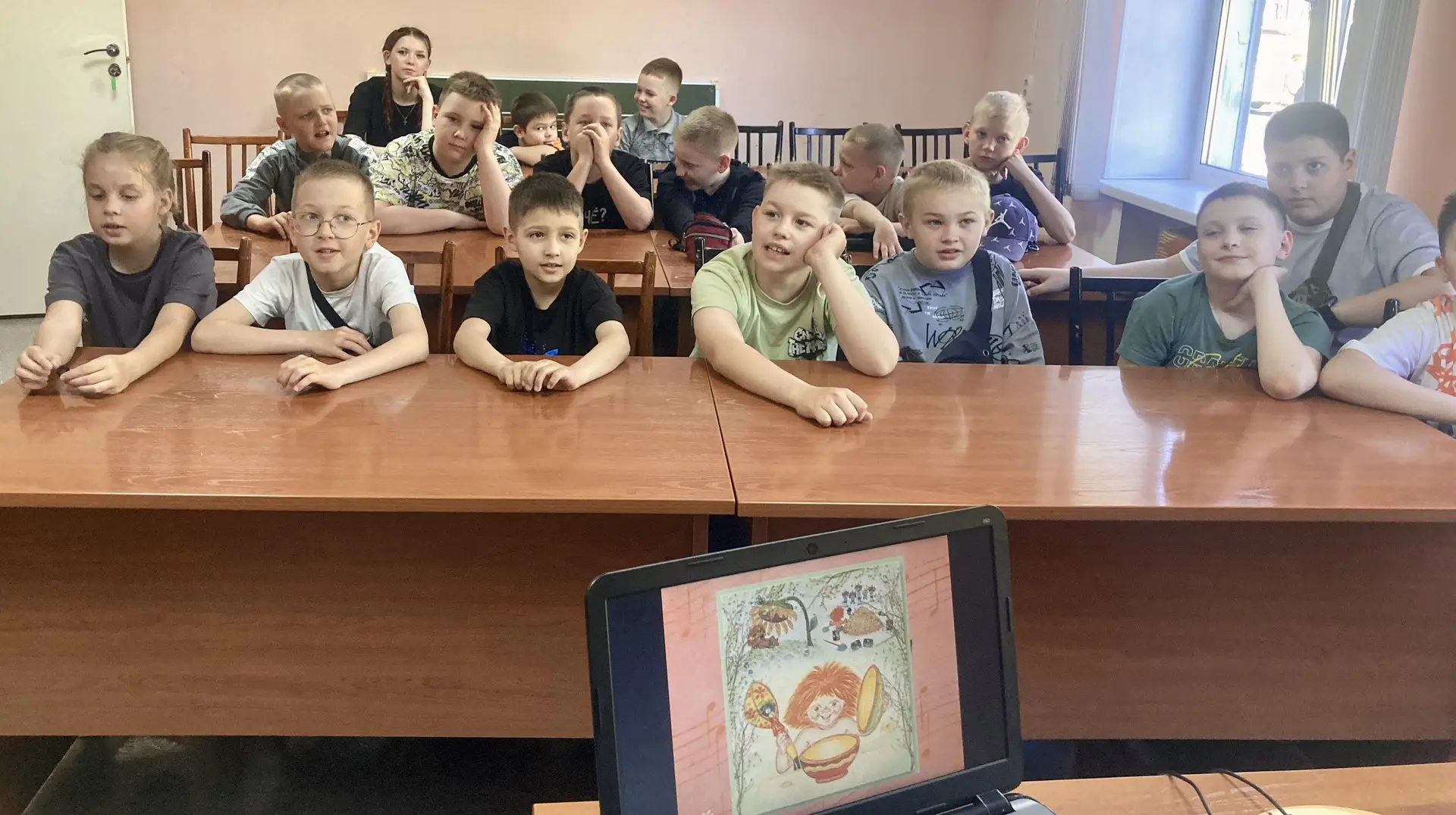 1 июня для учащихся 3 и 5 классов распахнула свои двери Детская школа искусств № 70 п. ...