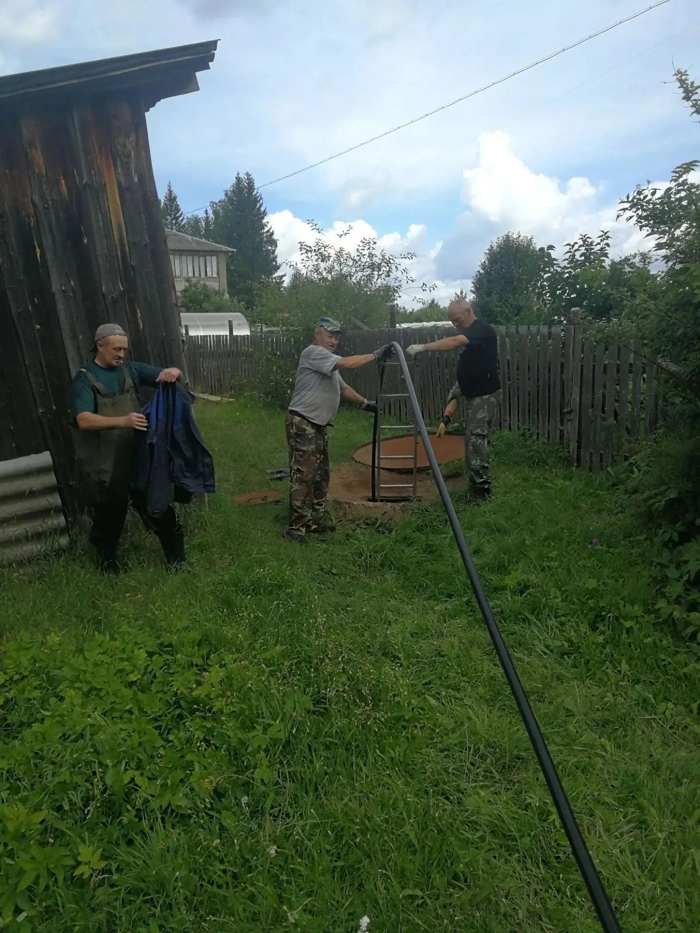 🚰 МУП «ШОКС»: бригада АВР пробила затор на ул. Молодцова

Слесари нашей бригады аварийно-восстанови