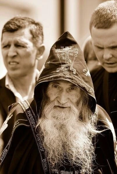 О современном мире   «Сейчас время лукавое, много соблазнов. Но и возможностей для спасения больше. 